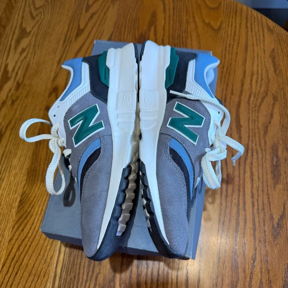 New Balance 997H Size 8.5D in Mens or 10 in womens - Picture 4 of 10